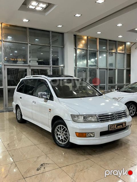 Mitsubishi Chariot: 0.1 l 2007 il 300000 km Van/Minivan