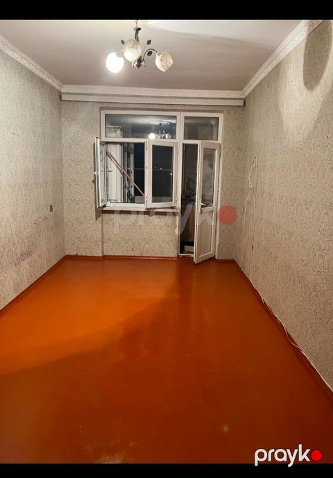 1 otaqlı mənzil – işıqlı otaq və bağlı eyvan - Plan: düz, birbaşa