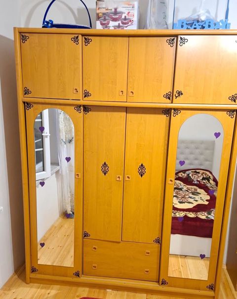 Dolab 2.30 1.80 satilir 110 azn Abweron Digah heyet evi *Mehra — Bakı