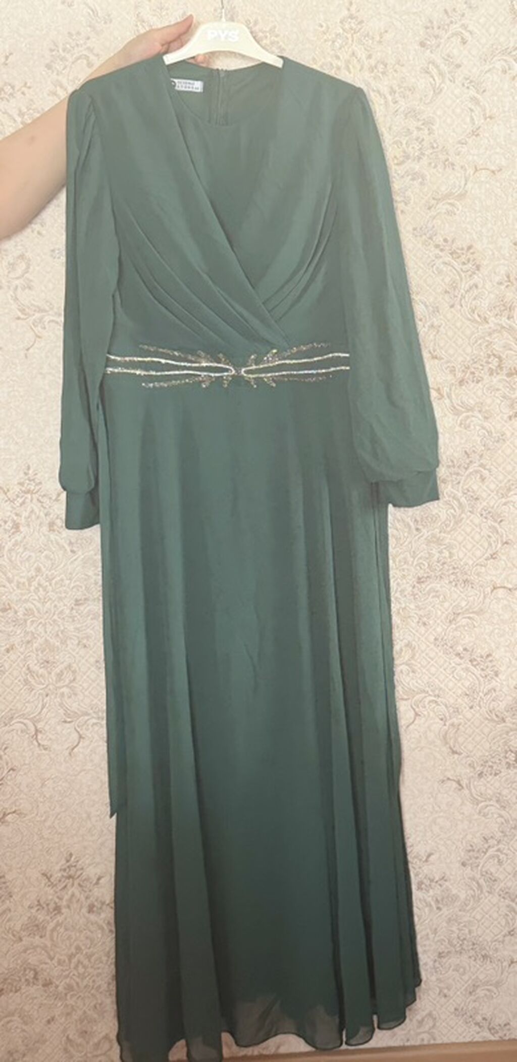 İki ədəd uzun don 1) Qara-bej kombinasiyalı don: - Üstdə jaket — Şəxsi əşyalar, Bakı (2)