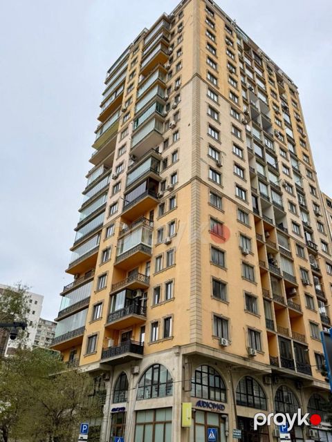 4-otaqlı yeni tikili, Həsən Əliyev küç., 190 m²
