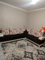 L formalı yumşaq künc divan dəsti - Dizayn: İki hissəli L-forma; tünd — Мебель