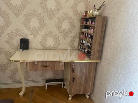 İşlənmiş, Manikür üçün masa