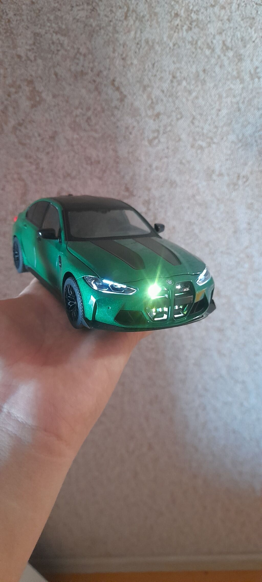 Bmw m3 g80 1:24 Ölçüdə Lisenziyalı Təzədir Hər yeri açılır Səsli — Mallar, Bakı (3)