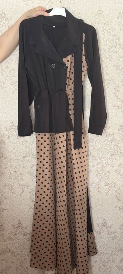 İki ədəd uzun don 1) Qara-bej kombinasiyalı don: - Üstdə jaket — Bakı