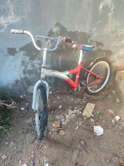 Uşaq/yeniyetmə velosipedi – BMX tərzində - Rəng: qırmızı-gümüş — Oğuz