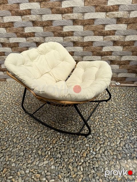 Rattan İkili yelləncək kreslo – yumşaq krem rəngli yastıqla, bag evi — Bakı