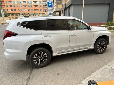 Mitsubishi Pajero Sport: 2.4 l 2022 il 130332 km Ofrouder/SUV — Mehdiabad