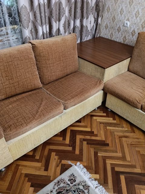 Künc divan — Bakı