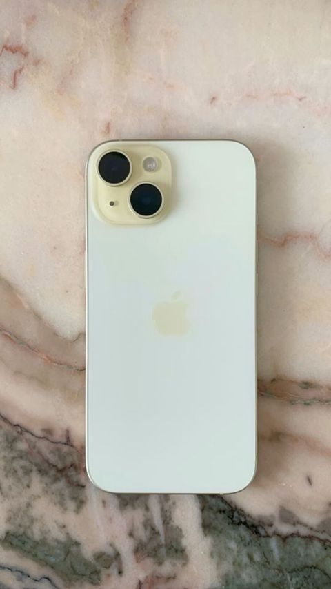 IPhone 15, Sarı — Bakı