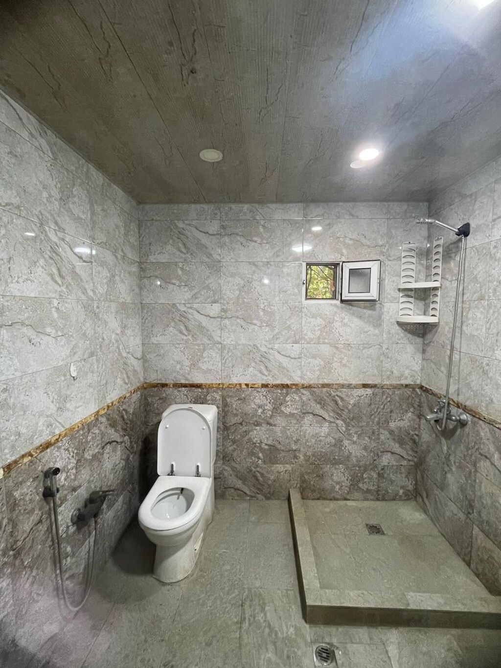 Kirayə verilir: 3otaqlı və böyük mətbəx studio olan ayrıca həyət evi — Daşınmaz əmlak, Bakı (6)
