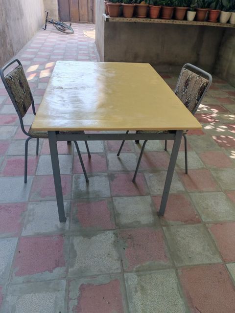 Masa və oturacaqlar — Bakı