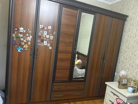 Yataq otağı mebel dəsti Tərkib: - 6 qapılı iri şkaf: ortada tam boy — Digah