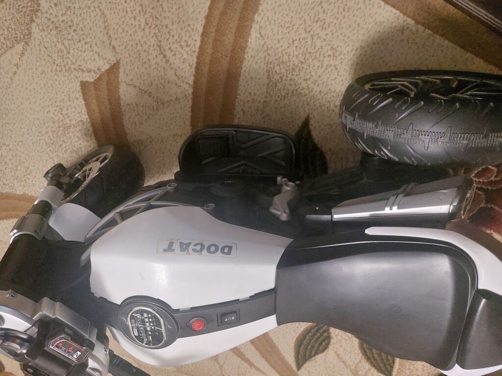 Uşaq elektrikli üçtəkərli motosiklet - Rəng: ağ-qara - Korpus: sport — Mallar, Bakı (2)