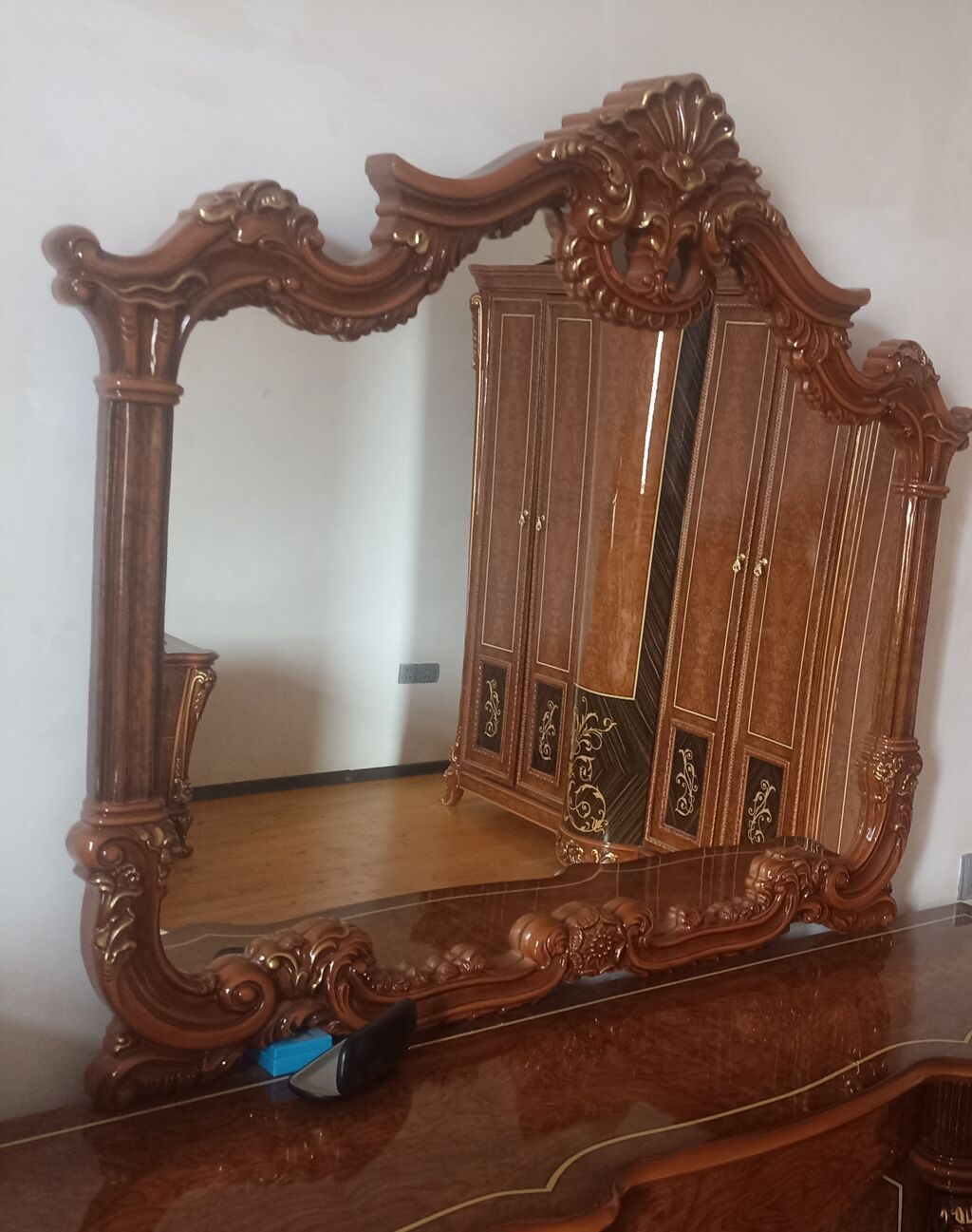 Yataq otağı dəsti – klassik barok üslubunda, zəngin oyma və qızılı — Mebel, Bakı (4)