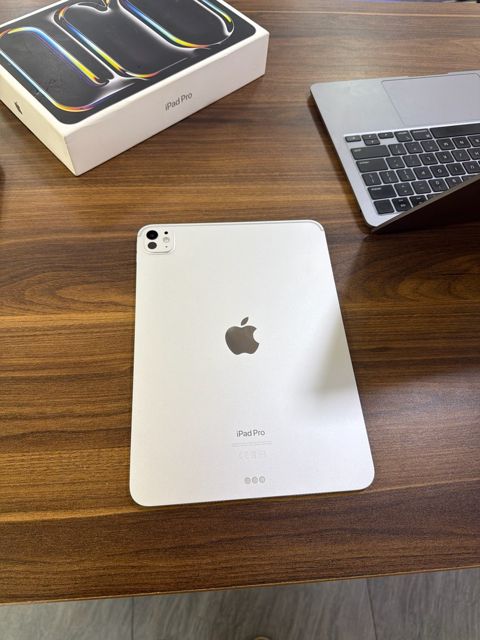 Apple iPad Pro 11 inch M4 256GB — Bakı