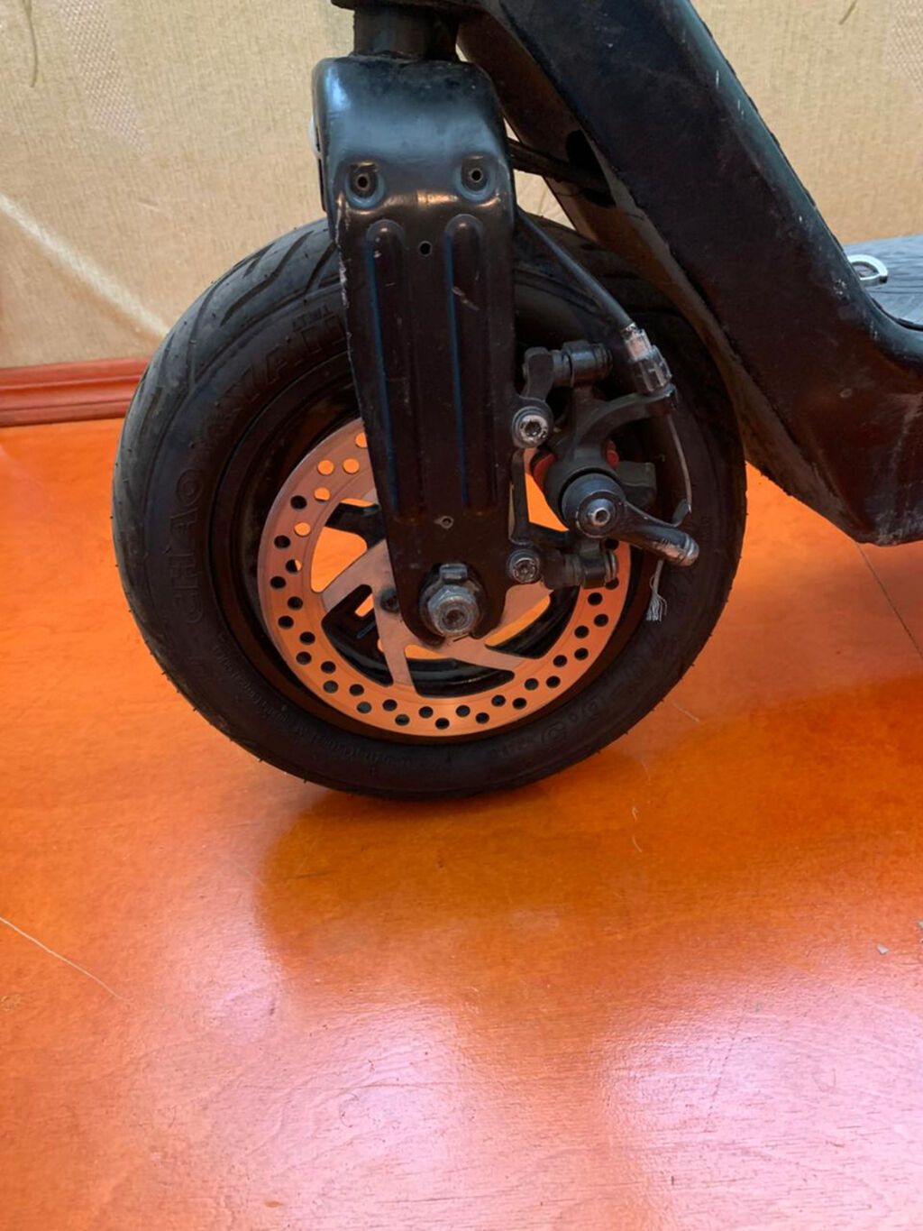 İşlənmiş Elektrik samokat 10", 751 - 1000 Vt, 36 - 45 km/s, Ünvandan götürmə, Pulsuz çatdırılma, Ödənişli çatdırılma — Mallar, Bakı (4)