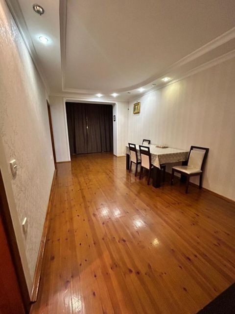 Bakı, 3 otaqlı, Köhnə tikili, 75 kv. m — Bakı