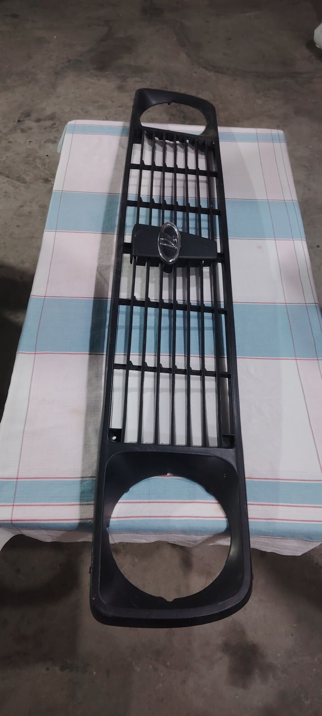 VAZ/Lada Niva üçün ön radiator barmaqlığı (reşotka). Qara rəngli — Ehtiyat hissələri, Sanqaçal (2)