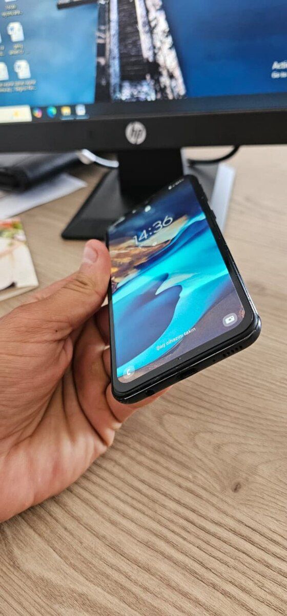 Samsung Galaxy A40 Black 64GB/4GB — Smartfonlar, Bərdə (3)