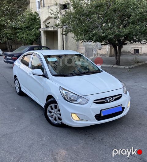Hyundai Accent: 1.4 l 2012 il Sedan