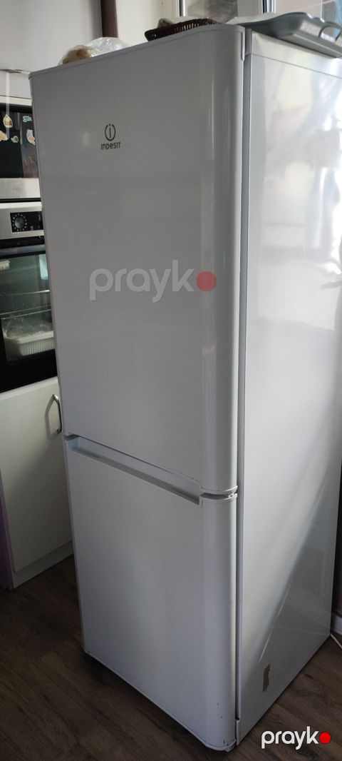 Indesit iki kameralı soyuducu - Rəng: ağ - Üst hissə – soyuducu