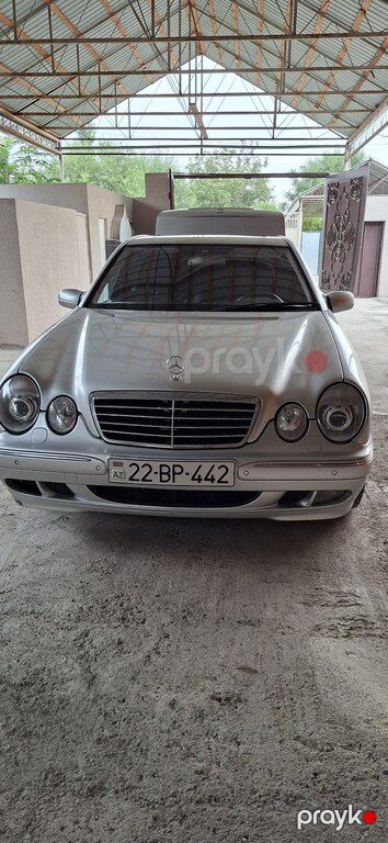 Mercedes E 240, 2.4 L, 2000 il, 420 000 km