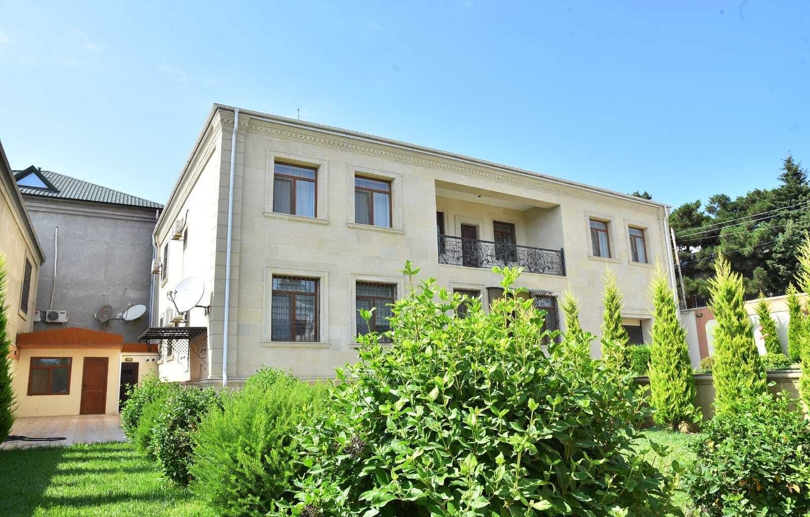 7 otaqlı həyət evi 462 m² satılır — Bakı