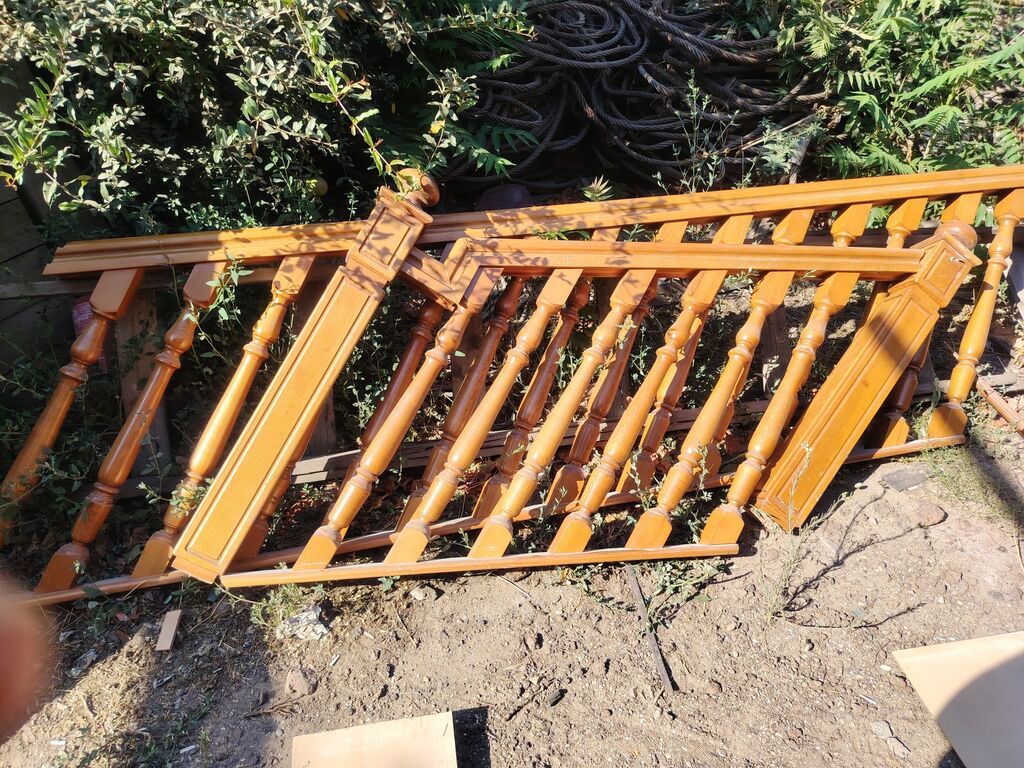 Metall giriş qapısı və taxta pilləkən məhəccəri dəsti - Qapı: Tam — Mallar, Masazır (4)