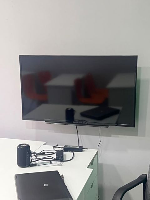 110ekran Sony smart tv 250azn ela vəziyyətde ünvan Sumqayıt 4cu — Bakı