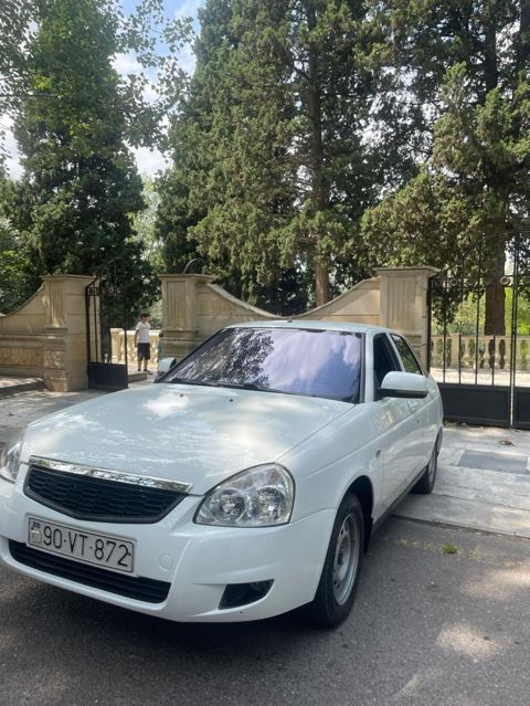 VAZ (Lada) Priora: 1.6 l 2013 il Sedan — Gəncə