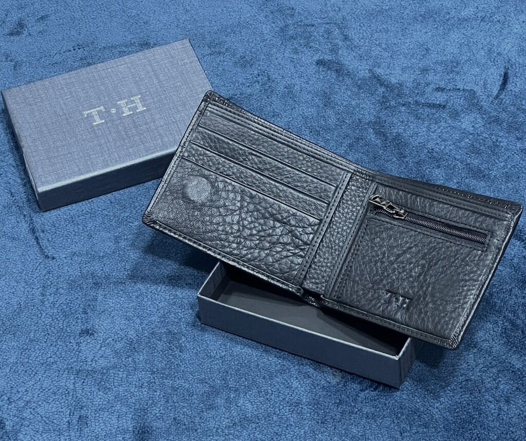 Tommy Hilfiger kişi pul kisəsi – dəri aksesuar Material: təbii — Aksesuarlar, Bakı (4)