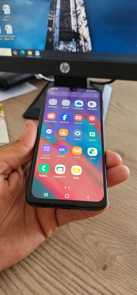 Samsung Galaxy A40 Black 64GB/4GB — Bərdə