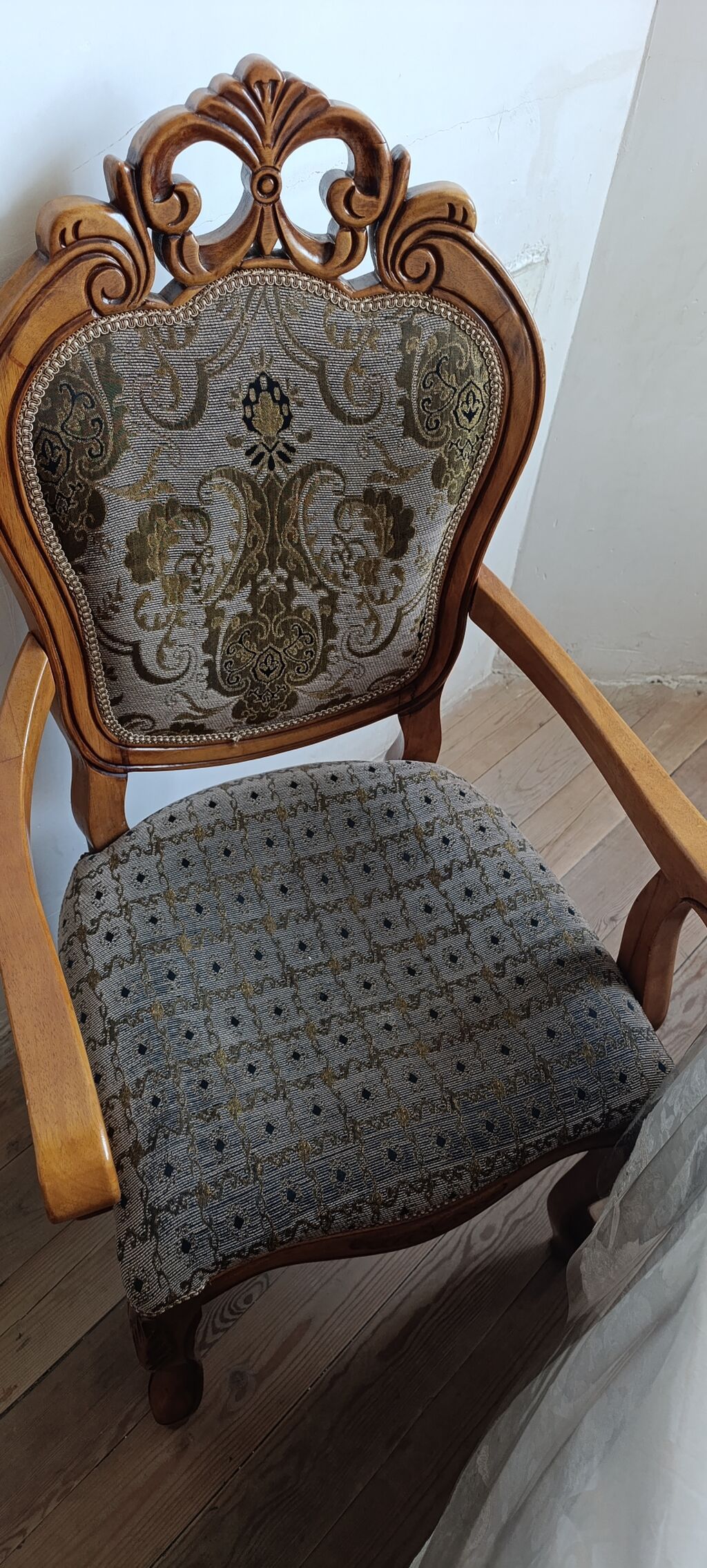 Klassik yemək otağı dəsti – Komplekt: 1 ədəd iri yemək masası + 8 — Mebel, Bakı (2)