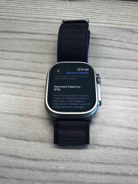 Apple Watch Ultra 2 – titan korpuslu, böyük ekranlı ağıllı saat. Qara — Bakı