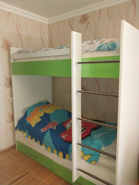 2 mertebe kravat qiymeti 160man Teciliii satilir matras var olcu — Bakı