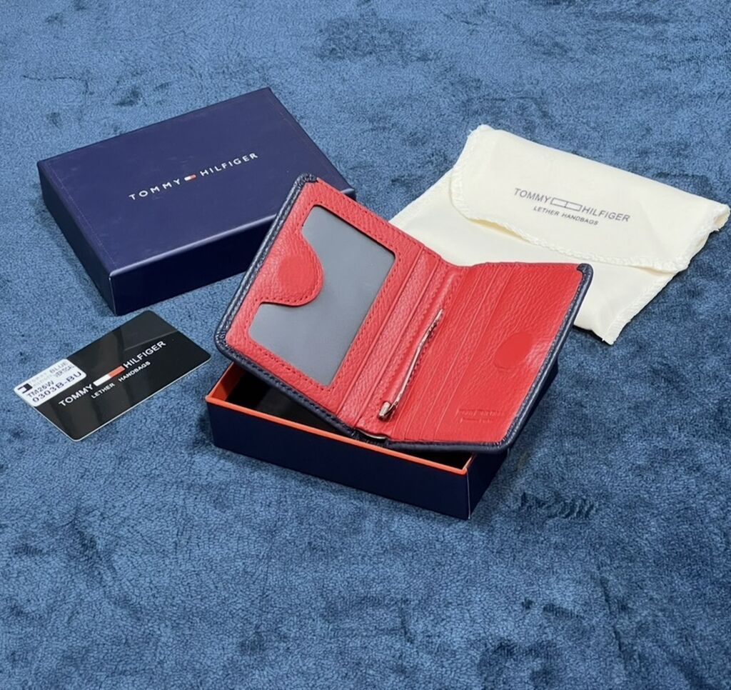 Tommy Hilfiger kişi pul kisəsi – dəri aksesuar Material: təbii — Aksesuarlar, Bakı (2)
