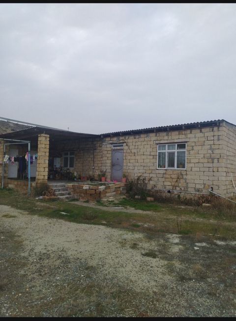 Satılır: həyət evi və torpaq sahəsi - Tikili: birmərtəbəli, daşdan — Sumqayıt
