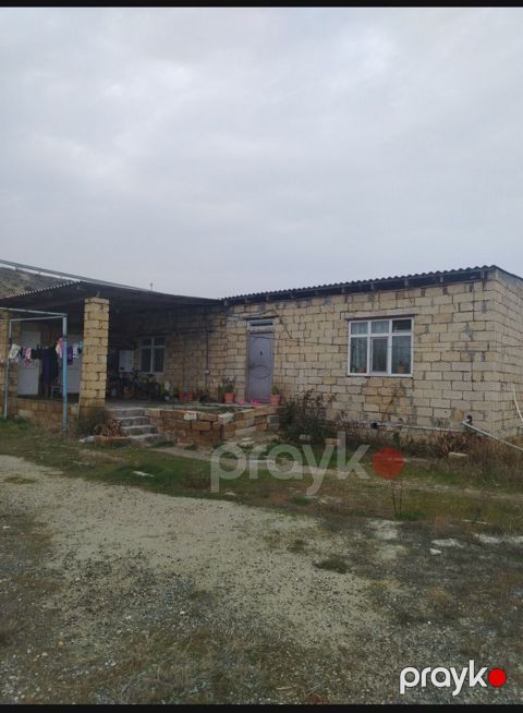 Satılır: həyət evi və torpaq sahəsi - Tikili: birmərtəbəli, daşdan