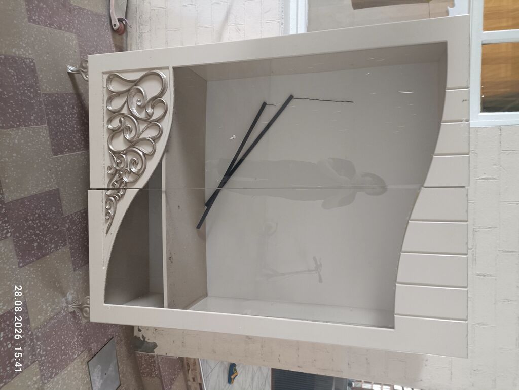 Ağ rəngli vitrin/komod dəsti - Material: MDF/taxta əsaslı, parlaq lak — Mallar, Gəncə (2)