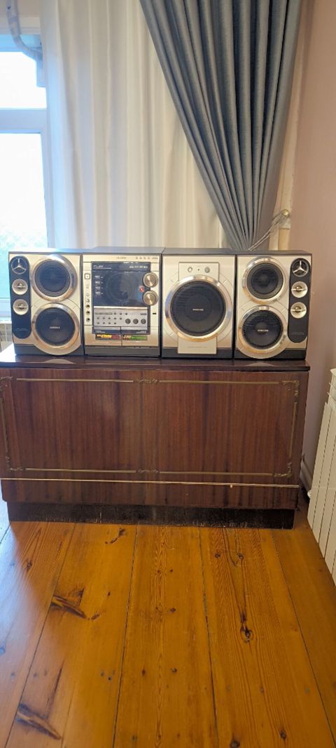 Samsung mini Hi-Fi musiqi sistemi - 4 bloklu konfiqurasiya: mərkəzi — Samux