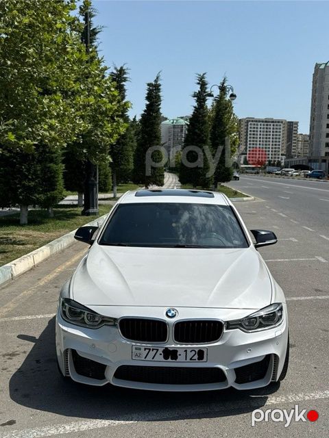 BMW 330, 2.0 L, 2015 il, 220 000 km
