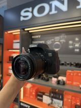 Canon EOS 750D Dslr fotoaparat + Canon Zoom Lens EF-S 18-55mm — Electronics