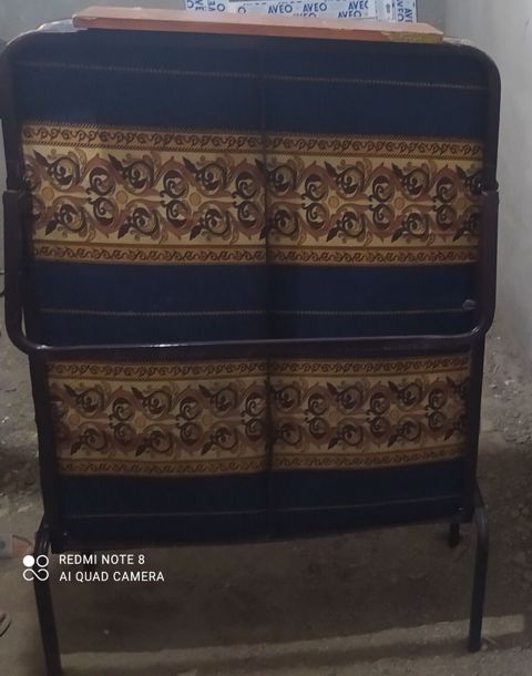 Tək nəfərlik qatlanan çarpayı və döşək - Ölçü: təxmini 90×190 sm tək — Pirəkəşkül