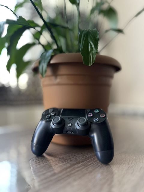 Sony PlayStation DualShock 4 simsiz oyun pultu - Rəng: qara — Bakı