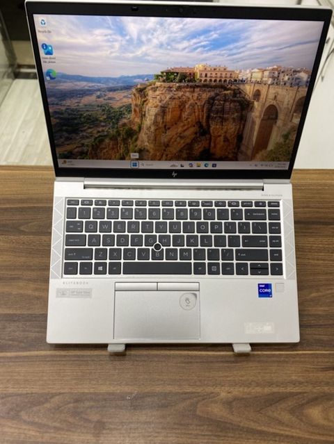 HP EliteBook 840 G8 — i7 / 16GB / 512GB SSD Qiymət: 799 AZN — Bakı