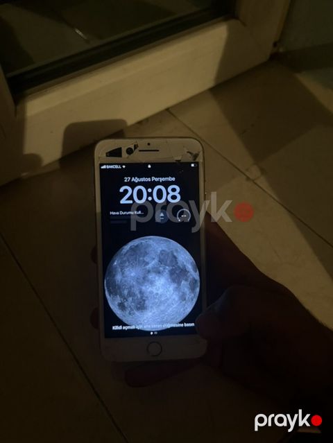 İphone 8 plus 64gb yaddaş Tək prablemi arxa kamerası və üz gözudur — Xırdalan
