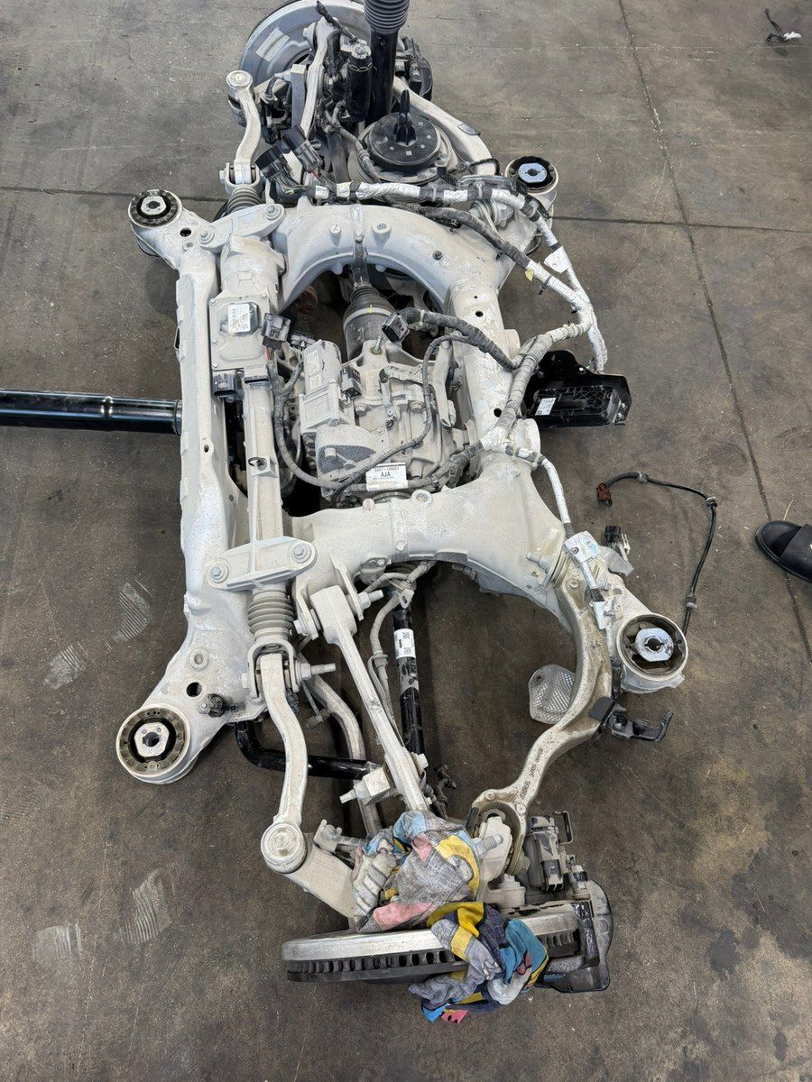 Range Rover 2025 ehtiyat hissələri — Ehtiyat hissələri və aksesuarlar, Bakı (5)