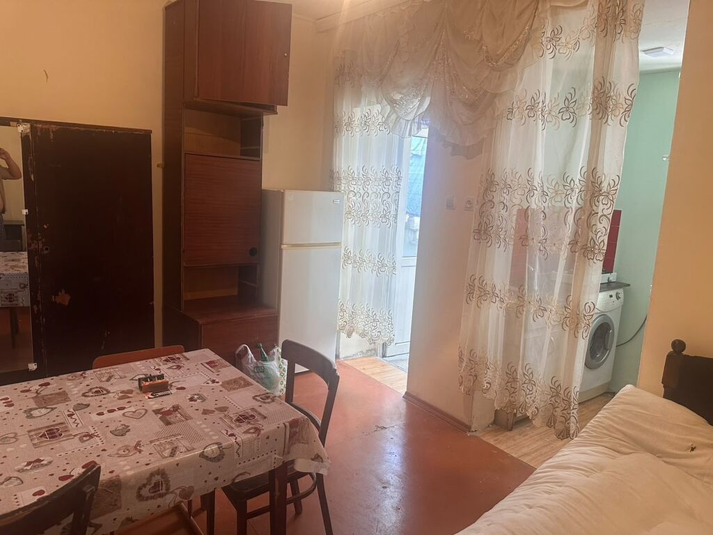 Elimler metrosunun 100 adımlıqında heyet evi 1 otaqlı mənzil – studiya — Daşınmaz əmlak, Bakı (4)