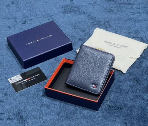 Tommy Hilfiger kişi pul kisəsi – dəri aksesuar Material: təbii — Bakı